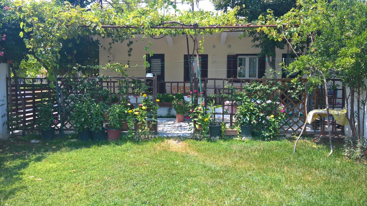 Sotiroulis Apartments Néa Meságkala Exterior foto